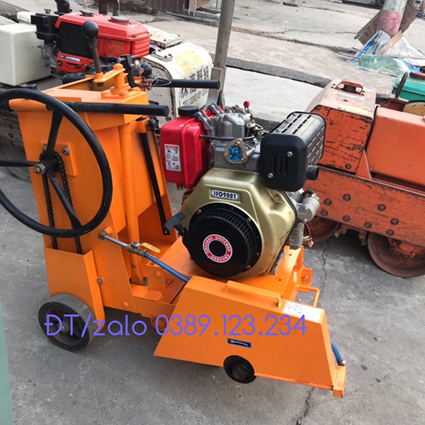 Máy cắt bê tông sâu từ 5-20cm chạy dầu
