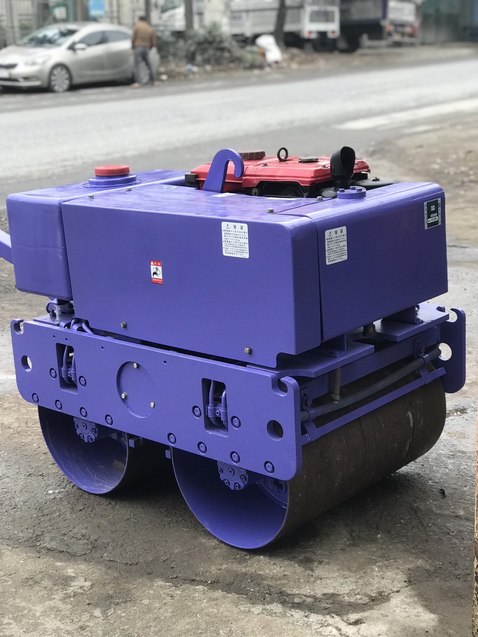 LU DẮT TAY - KOMATSU 850KG