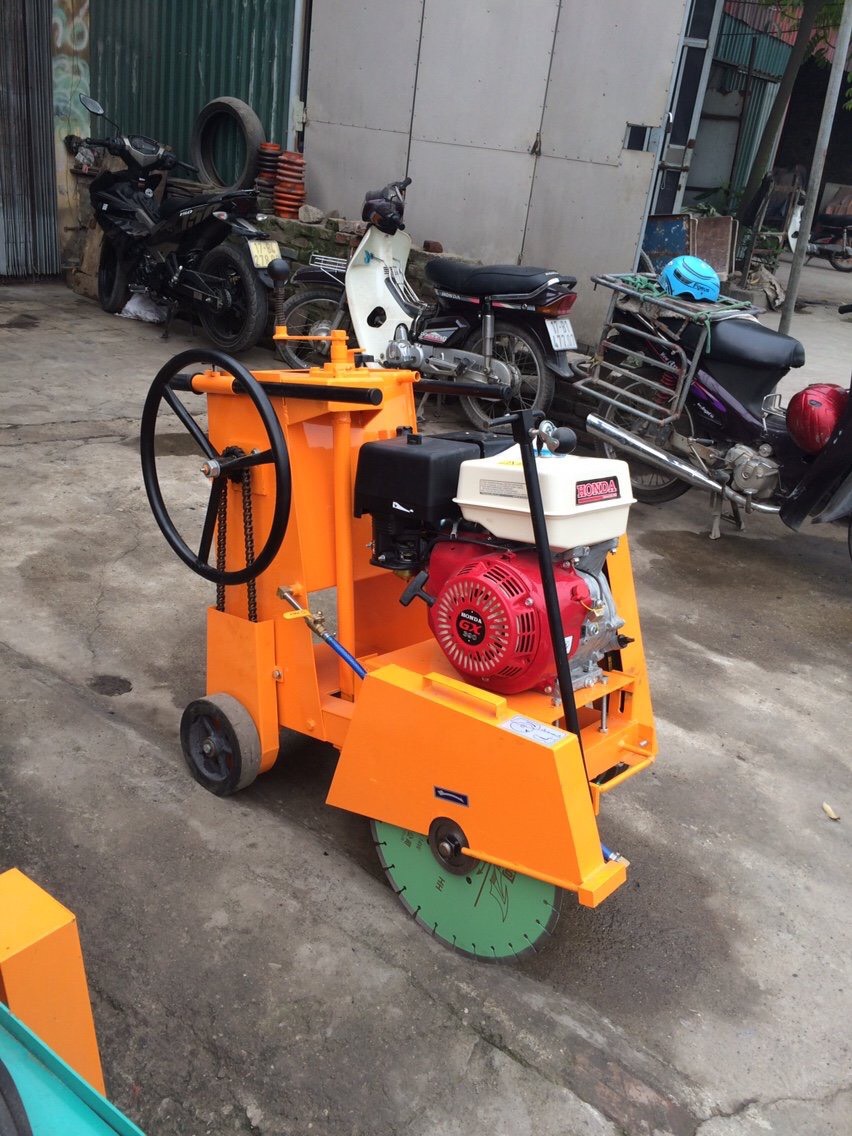 MÁY CẮT BÊ TÔNG - KC12
